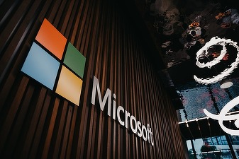 Microsoft se prăbușește la bursă, cel mai abrupt declin din 2020