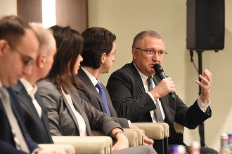 VIDEO Există viață după IMM Invest. Cătălin Leonte, Director General FNGCIMM: Putem să dăm garanții de la câteva mii de lei până la de 12,5 milioane de lei pe firmă sau pe grup. Am lucrat prin bănci, dar de acum lucrăm și direct cu firmele și puteți să ne