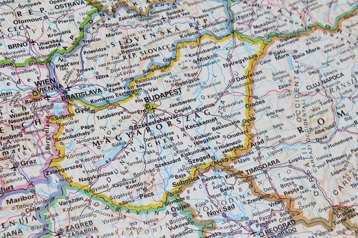 Finanțele se împrumută la dobânzi de aproape 7%. Între timp, dobânzile Ungariei au coborât sub cele ale Poloniei GRAFICE