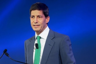 Noul șef al Fed și-a pus rapid amprenta asupra instituției. Kevin Warsh a schimbat radical stilul de comunicare, iar piețele au reacționat cu nervozitate