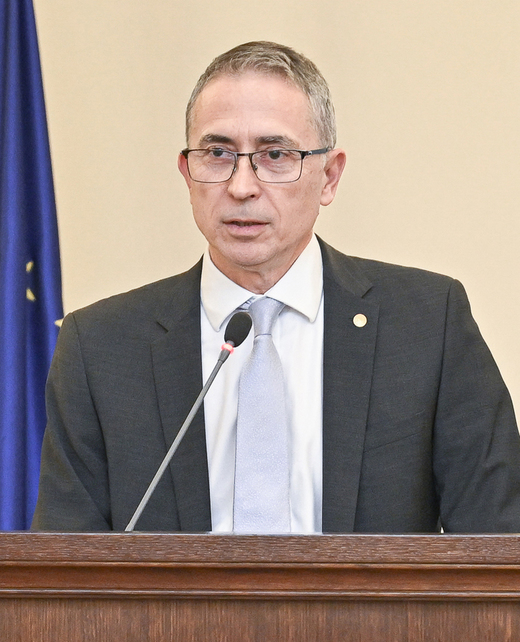 Apar bani cu altă semnătură. BNR pune în circulație bancnotele cu semnătura noului casier central
