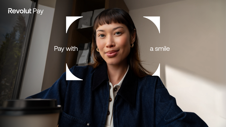 FOTO Revolut lansează Revolut Pay with Smile. Recunoaștere facială utilizând verificările de identitate prin selfie, în Regatul Unit