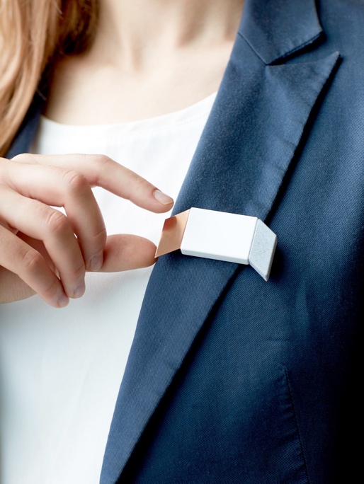 FOTO Cum ar putea arăta dispozitivele purtabile pentru plăți contactless în 2020