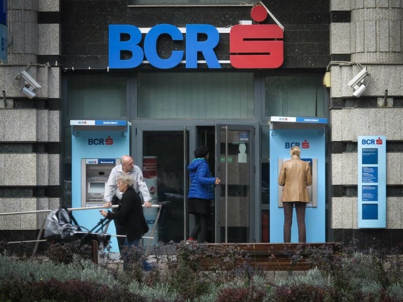 BCR, profit net de 315 milioane de lei în primele trei luni din 2016, în scădere ușoară față anul trecut