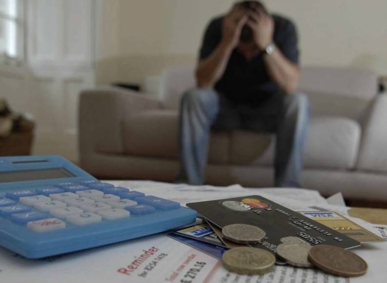 Băncile au primit notificări de dare în plată pentru credite de 1,5 miliarde de lei. Profilul debitorului care renunță la casă