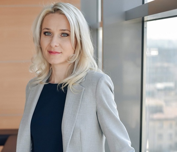 Georgiana Evi, associate, Clifford Chance Badea