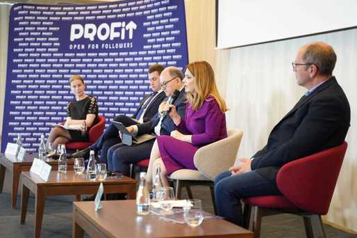 Conferința EU FUNDS Profit.ro FirstBank și Visa - Focus Brașov. Vicepreședinte FirstBank: Digitalizarea trebuie făcută după fundamente economice. Recomand finanțarea din surse proprii în primul rând. Banca va finanța orice investiție care aduce plus valoa