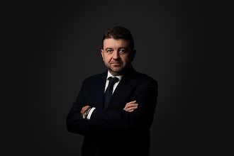 Eazy Asigurări devine primul asigurător din România care permite emiterea instantă, din propriul portal de vânzări, a poliței de asigurare RCA pentru autovehiculele din categoria Risc Ridicat, pentru clienții alocați prin intermediul BAAR
