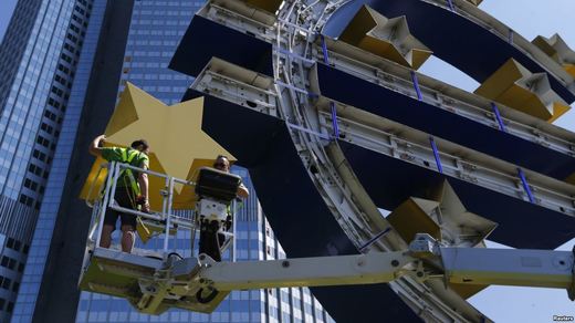 Indicația lui Draghi că BCE ar putea suplimenta lichiditatea a mișcat puternic piețele