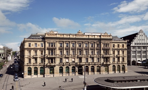 Credit Suisse și acțiunile din sectorul auto au ținut bursele europene în teritoriu negativ pentru a patra zi