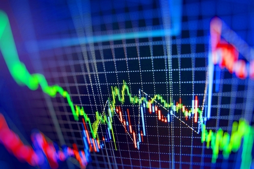 Bursa schițează o tendință de revenire. Indicii principali câștigă la debut peste 2%, susținuți de ricoșeul acțiunilor bancare