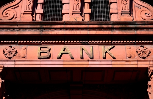 Acțiunile bancare salvează parțial lichiditatea, dar trag și indicii în teritoriu negativ. Interes ridicat pentru piața certificatelor