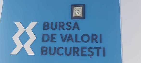 FOTO Un amfiteatru din ASE poartă numele Bursei de Valori București. Reprezentanți ai studenților s-au angajat pentru colegii lor că aceștia nu vor mâzgâli băncile nou-nouțe