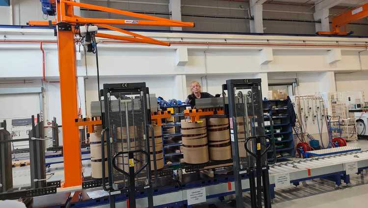 FOTO Nouă fabrică în România. Electro-Alfa deschide la Botoșani o nouă fabrică de transformatoare în parteneriat cu germanii de la SGB-SMIT Group