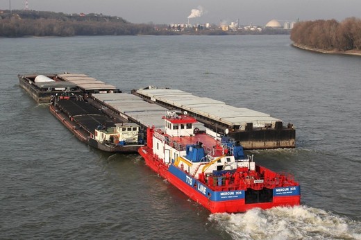 Cea mai importantă companie de transport de la Dunărea inferioară, Transport Trade Services, trece pe profit la jumătatea anului. Calculul companiei pentru ce urmează