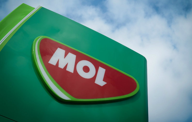 Vânzările grupului MOL în România au crescut cu 17% în anul 2015