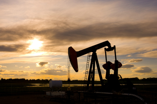Petrolul urcă la 46 dolari/baril, pe fondul așteptărilor privind reducerea producției în statele din afara OPEC