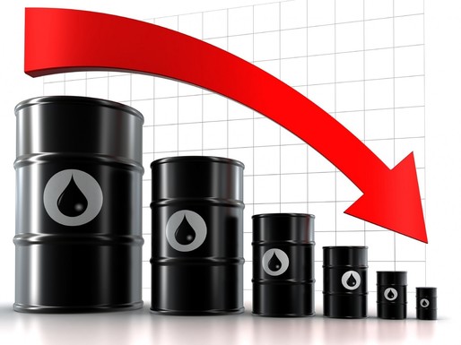 Prețurile petrolului scad, influențate de aprecierea dolarului și declarații ale șefului Rosneft