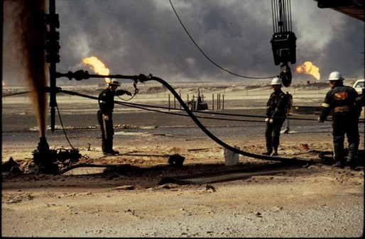Sonda de gaze din Satu Mare arde în continuare. Sunt așteptați canadienii care au stins cele mai multe puțuri petroliere incendiate de Saddam Hussein în Kuweit