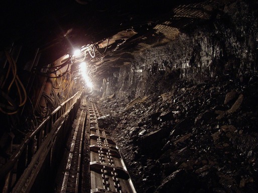 Descinderi, în Hunedoara, la persoane suspectate că furau cărbune din vagoanele de marfă; în aproape un an au fost furate 300 de tone
