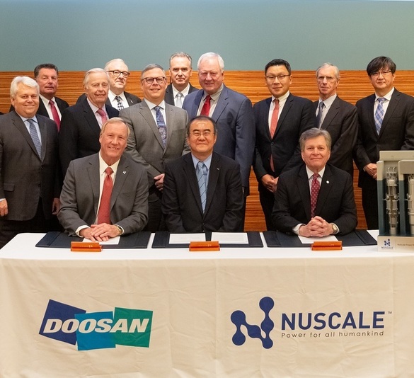 Instantaneu de la ceremonia oficială de perfectare a tranzacției Doosan-NuScale. Sursă foto: Doosan Heavy Industries&Construction