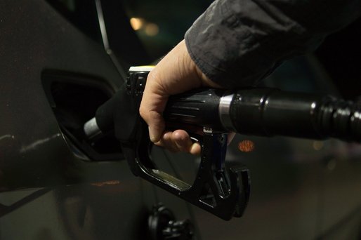 Prețul mediu la benzinăriile din SUA a ajuns la cel mai înalt nivel din ultimii 7 ani