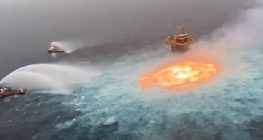 VIDEO Un cerc de foc a izbucnit în apele Mexicului 