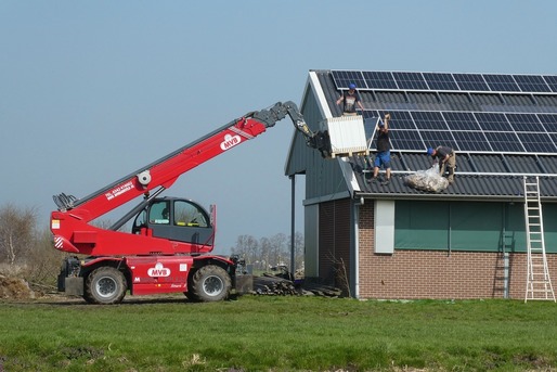 Minister, despre Casa Verde Fotovoltaice: Firma care a câștigat contractul de realizare a softului avea un singur angajat