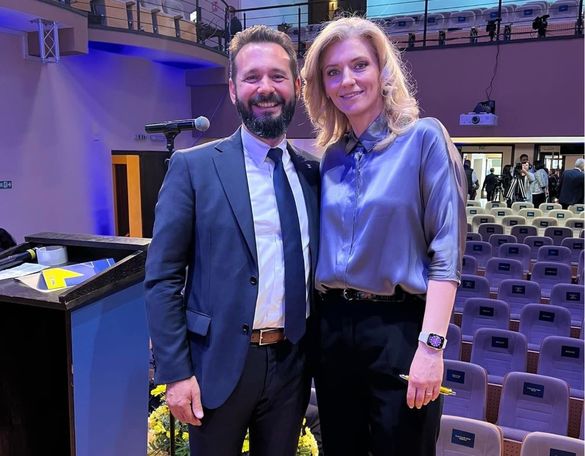 Mihai Coteț, președintele PNL Pitești, alături de Alina Gorghiu, președinte al PNL Argeș și al Senatului. Sursă foto: Facebook Mihai Coteț, președintele PNL Pitești, alături de Alina Gorghiu, președinte al PNL Argeș și al Senatului. Sursă foto: Facebook