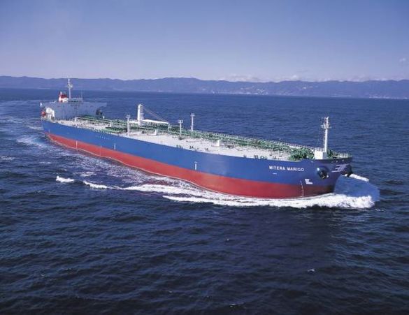 Navă petrolieră de tip AfraMax. Sursă foto: Wikipedia