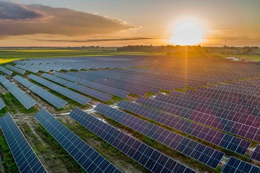 Tranzacție surpriză: "Regele eolienelor" Emanuel Muntmark vinde proiectul celui mai mare parc solar din România
