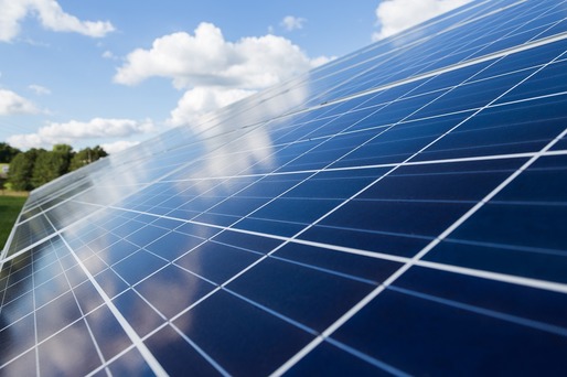 CONFIRMARE Milionarul britanic Dinesh Dhamija intră în energia regenerabilă din România cu o investiție de 745 milioane lei într-un parc fotovoltaic în Giurgiu