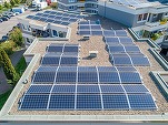 Panouri fotovoltaice la bloc: De ce nu putem folosi în apartamente energia produsă pe acoperișul comun