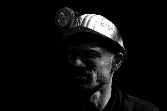 Ofertă gigant în minerit, una dintre cele mai mari companii din lume vrea să își preia rivalul