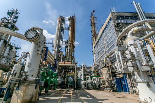Listarea la bursă a Premier Energy: Compania spune că Azomureș, cel mai mare consumator de gaze naturale din România, îi cere de 2 ani despăgubiri pentru livrări asumate și neefectuate