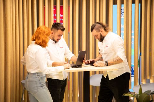 FOTO E.ON a deschis primul concept store din România