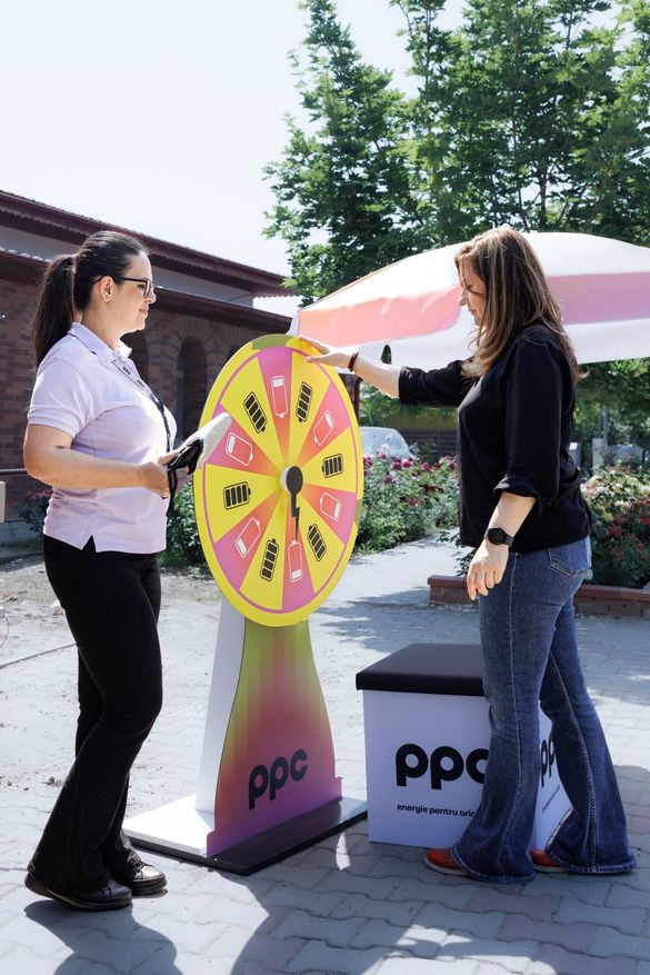 FOTO Premieră - PPC Energie lansează un proiect-pilot de magazin mobil în România