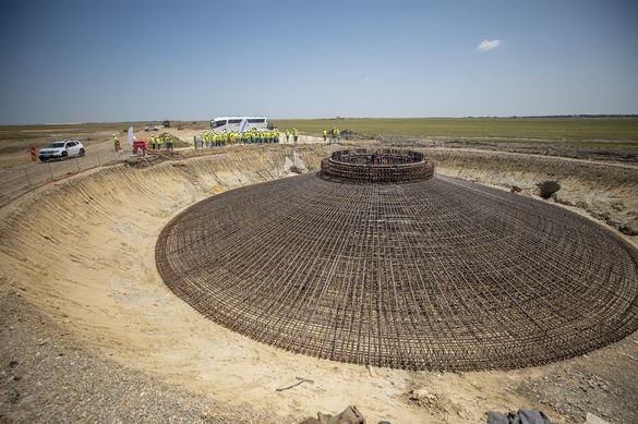 FOTO Finanțare de sute de milioane de euro pentru faza 2 a unuia dintre cele mai mari parcuri eoliene din România și Europa, aflat în construcție
