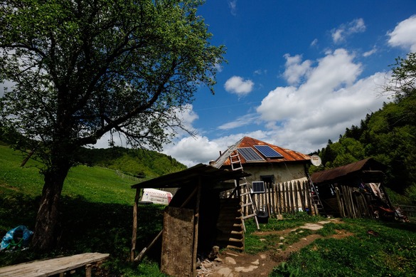ANALIZĂ&FOTO Cele peste 5.000 de gospodării fără energie din România ar putea fi electrificate cu numai 27 milioane euro
