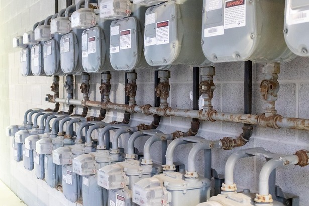 Explozia la blocul din Rahova aduce panică - Serviciul 112, luat cu asalt de oameni care semnalează „miros de gaz” și de solicitări la firmele care se ocupă cu revizii