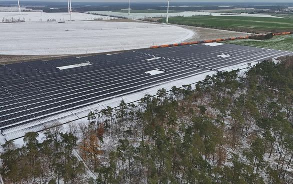 Românii ridică o centrală fotovoltaică în Germania FOTO