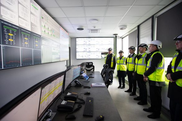 FOTO Ofertă de preț mic la energie cu reclamă de la Guvern. Ministrul Energiei face reclamă ofertei de furnizare a operatorului celei mai mari instalații de stocare din țară: ″Sub 1 leu/kWh, prima de acest fel din ultimul an!″