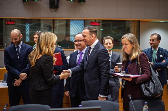 Bogdan Ivan, ministrul Energiei: Conectăm România la rețeaua electrică din Vestul Europei cu bani europeni. Până în 2035 sunt 30 de miliarde de euro la care avem prioritate