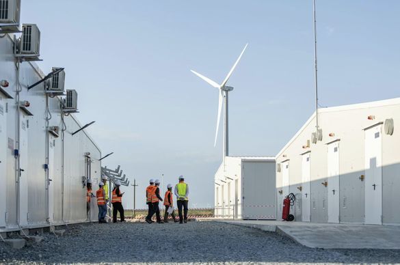 FOTO Contract semnat în România între giganți - ″Regele eolienelor″ semnează cu cel mai bogat om din Ucraina pentru întreținerea mai multor investiții