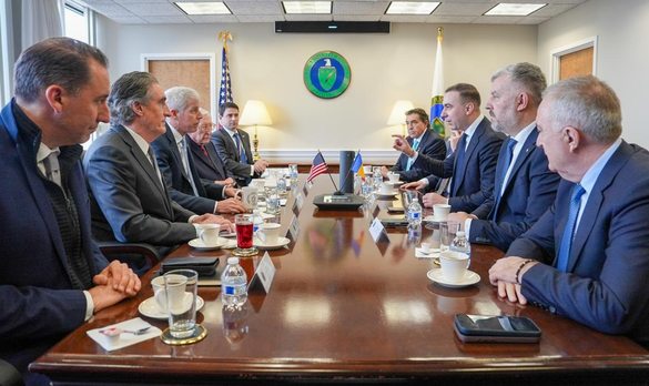 FOTO Ministrul Energiei a discutat la Washington cu secretarii Energiei și Internelor din Administrația Trump