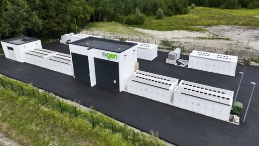 FOTO Nou jucător în România, cu gigantul Tesla ca furnizor: Slovenii de la NGEN construiesc un sistem BESS cu baterii Tesla
