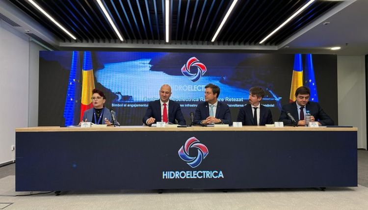 FOTO Hidroelectrica a semnat, la a 3-a încercare, contractul de retehnologizare a hidrocentralei Râul Mare Retezat. Cine va presta lucrările. Valoarea investiției s-a majorat de 2,6 ori în 4 ani