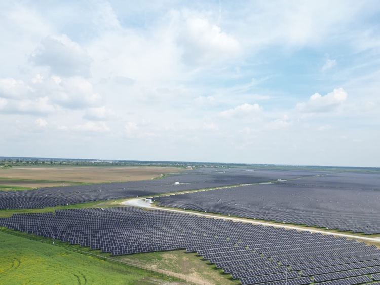 FOTO Cel mai bogat ucrainean investește în România. A primit licența de exploatare la Văcărești. Jumătate din producție a fost cumpărată deja, în avans, de OMV Petrom CONFIRMARE
