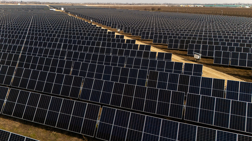 FOTO Investiție în România. Austriecii de la Enery au inaugurat un parc fotovoltaic de peste 50 MW la Titu, pentru Nokian Tyres din Oradea