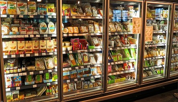 Supermarketurile din România taie din aerul condiționat și opresc luminile publicitare noaptea